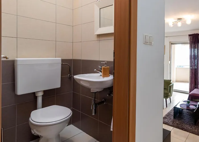 Apartman With Parking Space - 21795 *