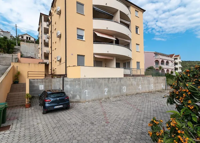 Apartman With Parking Space - 21795